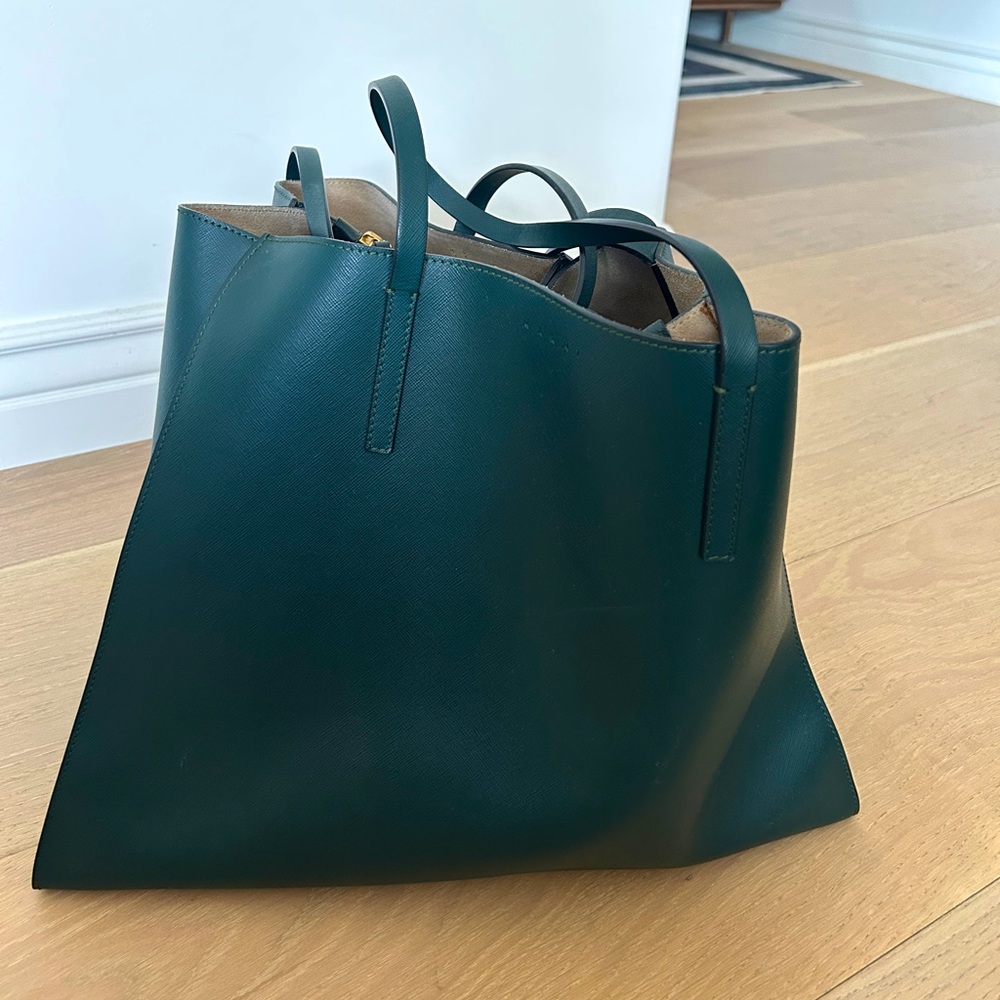 Gorgeous Marni Tote bag duck green